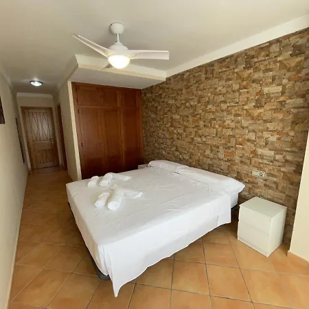 Apartamento En Edificio Albaida, Garaje Y Piscina * Estepona