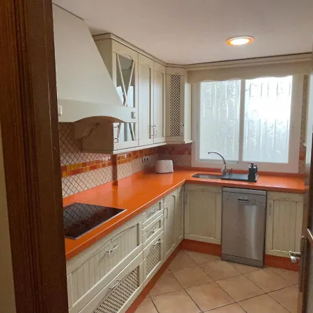 Apartamento En Edificio Albaida, Garaje Y Piscina Apartment