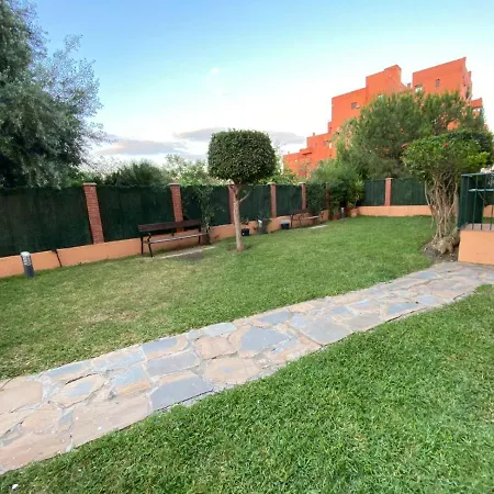 Apartamento En Edificio Albaida, Garaje Y Piscina * Estepona